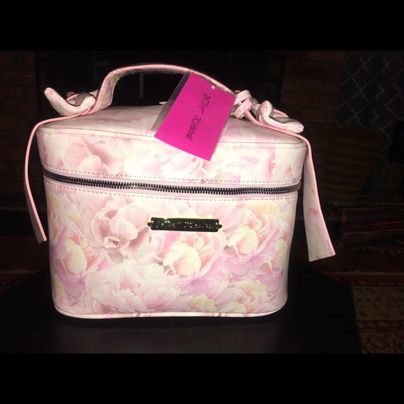 BETSEY JOHNSON Puffy Bow Train Case (Blush Floral) - Picture 8 of 9